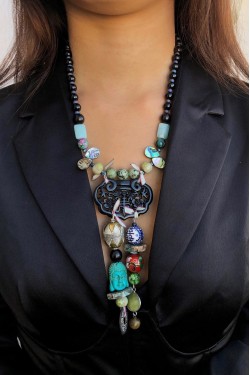 Collier mi-long d'inspiration asiatique avec belle pièce de jade Aniki Bijoux