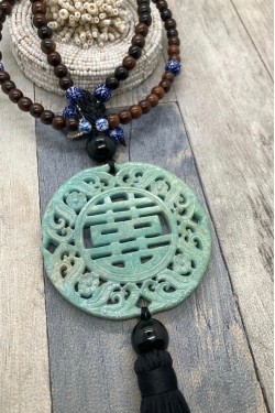 Collier mi-long d'inspiration asiatique avec belle pièce de jade Aniki Bijoux