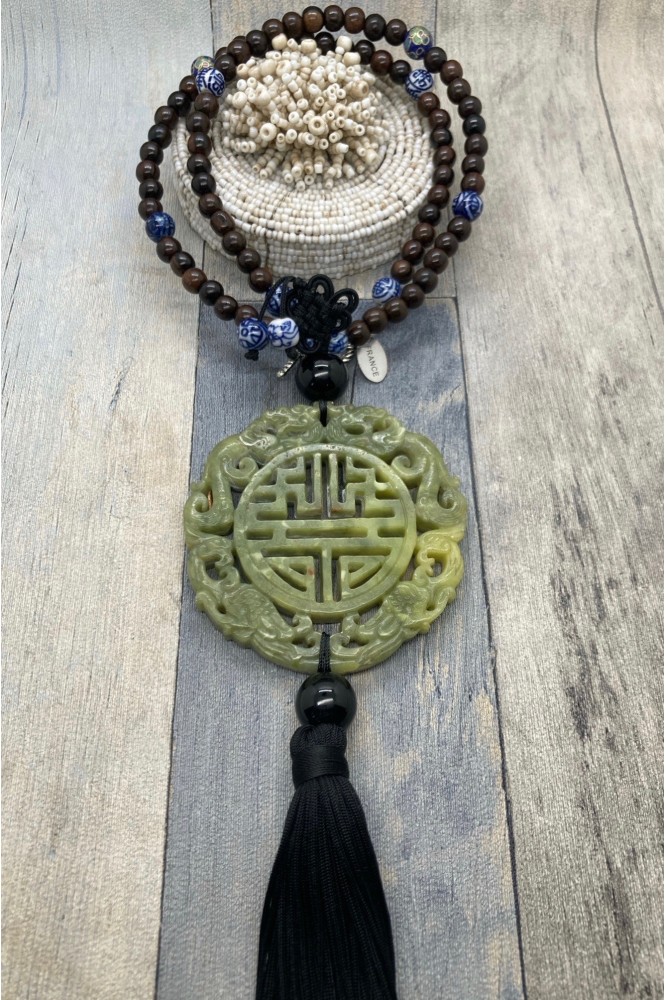 Collier mi-long d'inspiration asiatique avec belle pièce de jade Aniki Bijoux