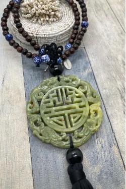 Collier mi-long d'inspiration asiatique avec belle pièce de jade Aniki Bijoux